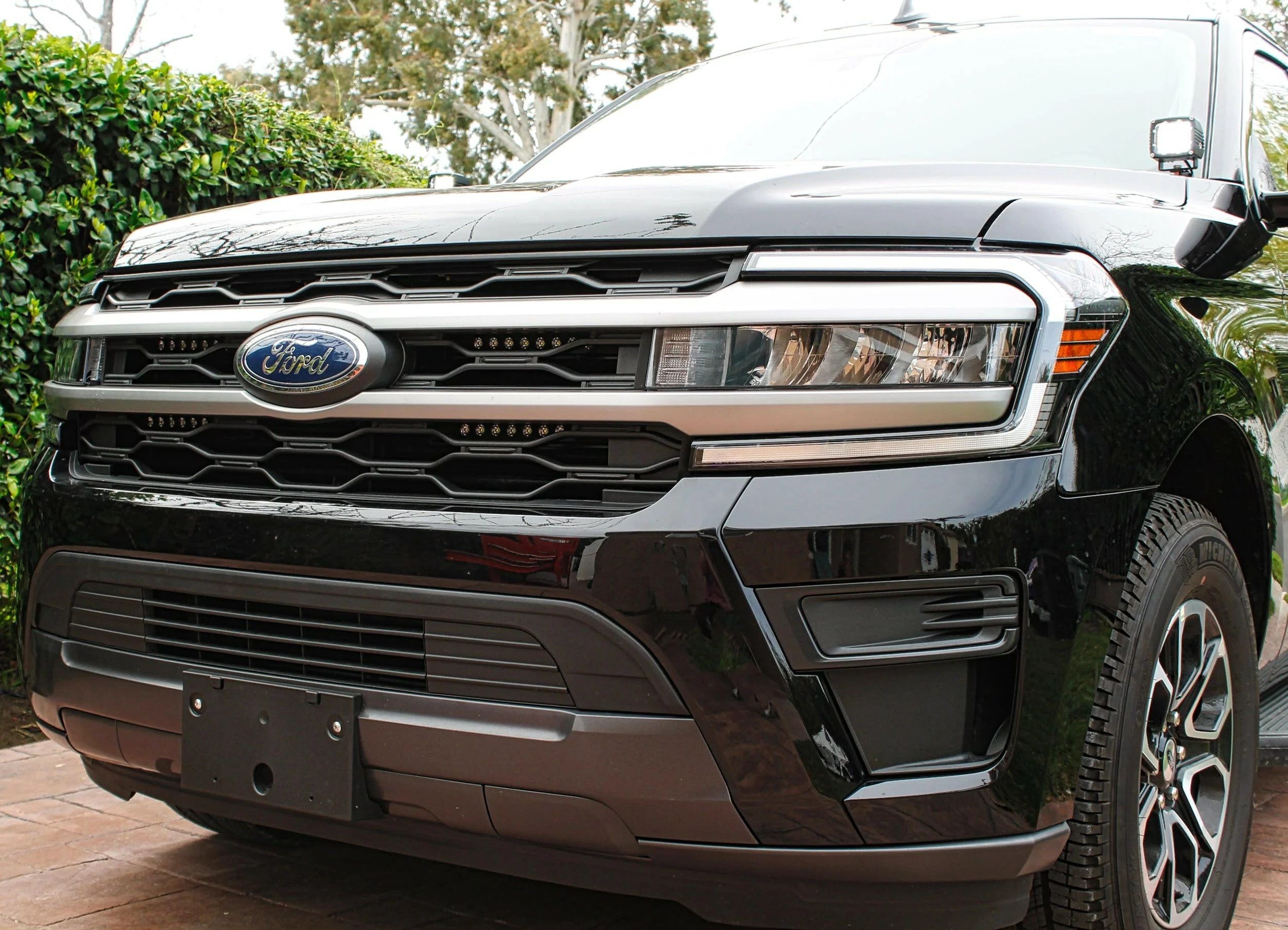 2022-2024 Ford Expedition (2) 12in Light Bars - Image 4