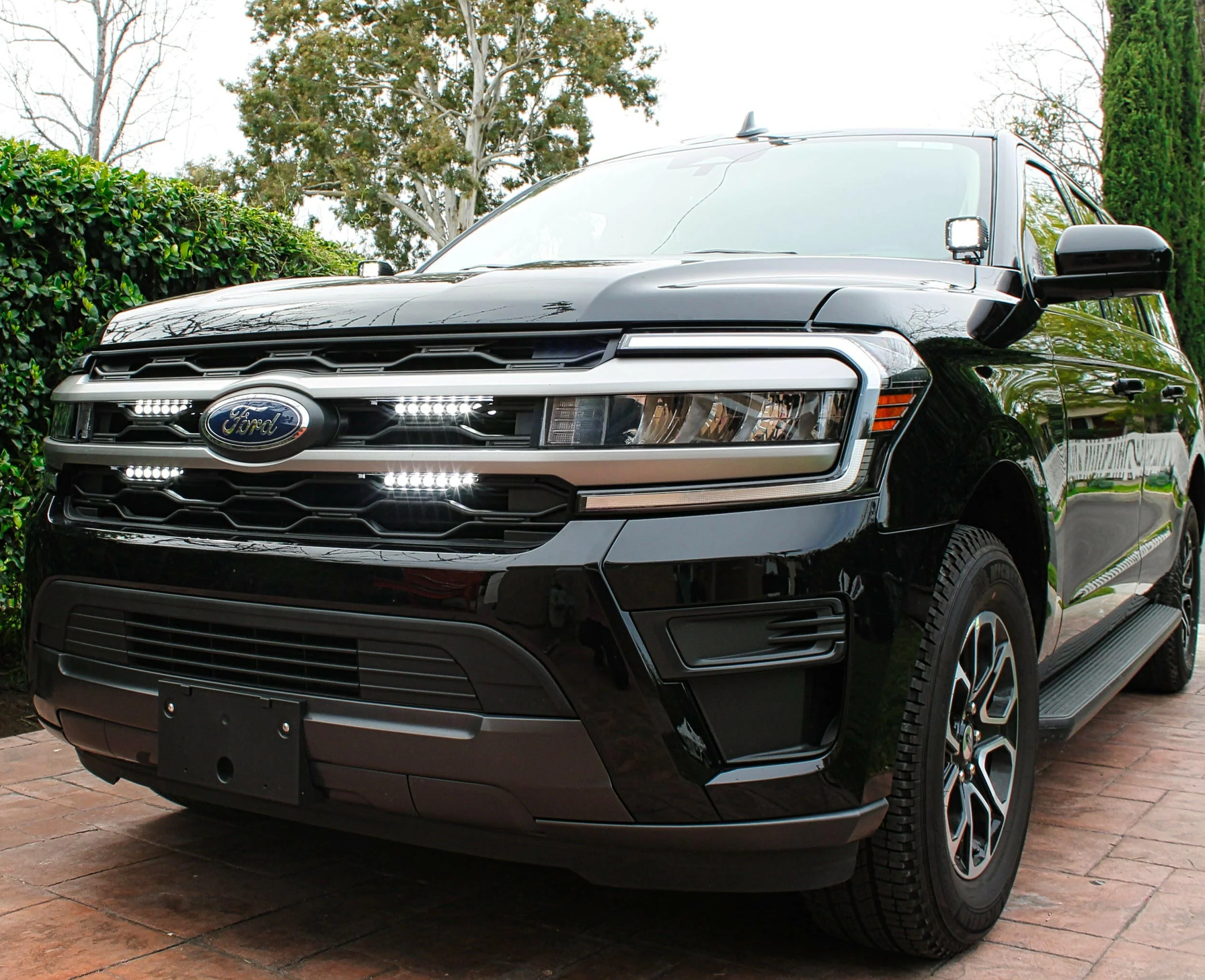 2022-2024 Ford Expedition Ditch Lights Kit - Image 3